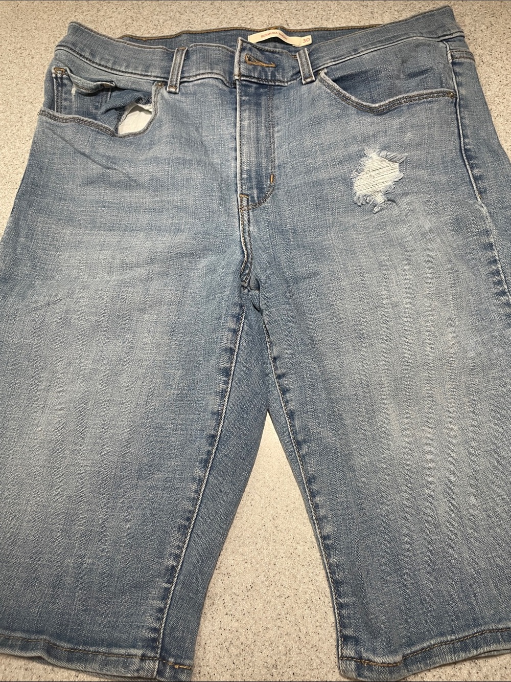 Women’s Bermuda short size 30